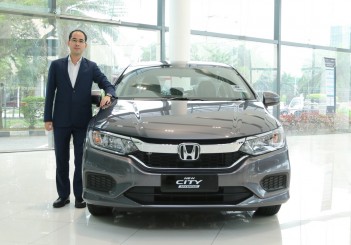 First delivery of Honda City Sport Hybrid 01_1 Mr. Wilson Wong, the very first customer in Southeast Asia to own the New City Sport Hybrid i-DCD_1