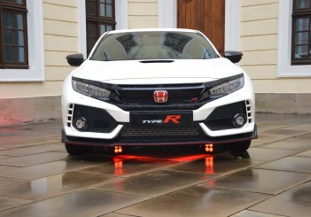 Carsifu 2017 Honda Civic Type R (13)
