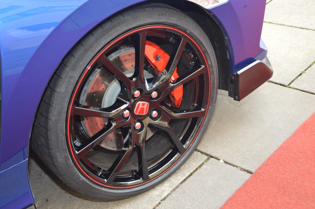 Carsifu 2017 Honda Civic Type R (26)
