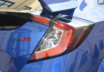 Carsifu 2017 Honda Civic Type R (27)