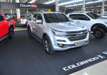 Chevrolet Colorado X - 01