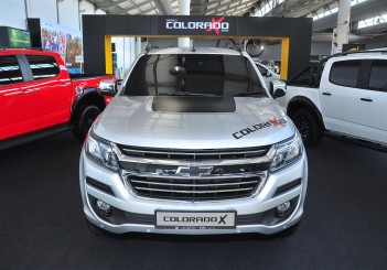 Chevrolet Colorado X - 02