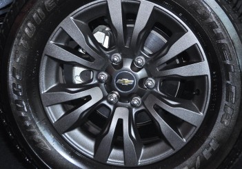 Chevrolet Colorado X - 09