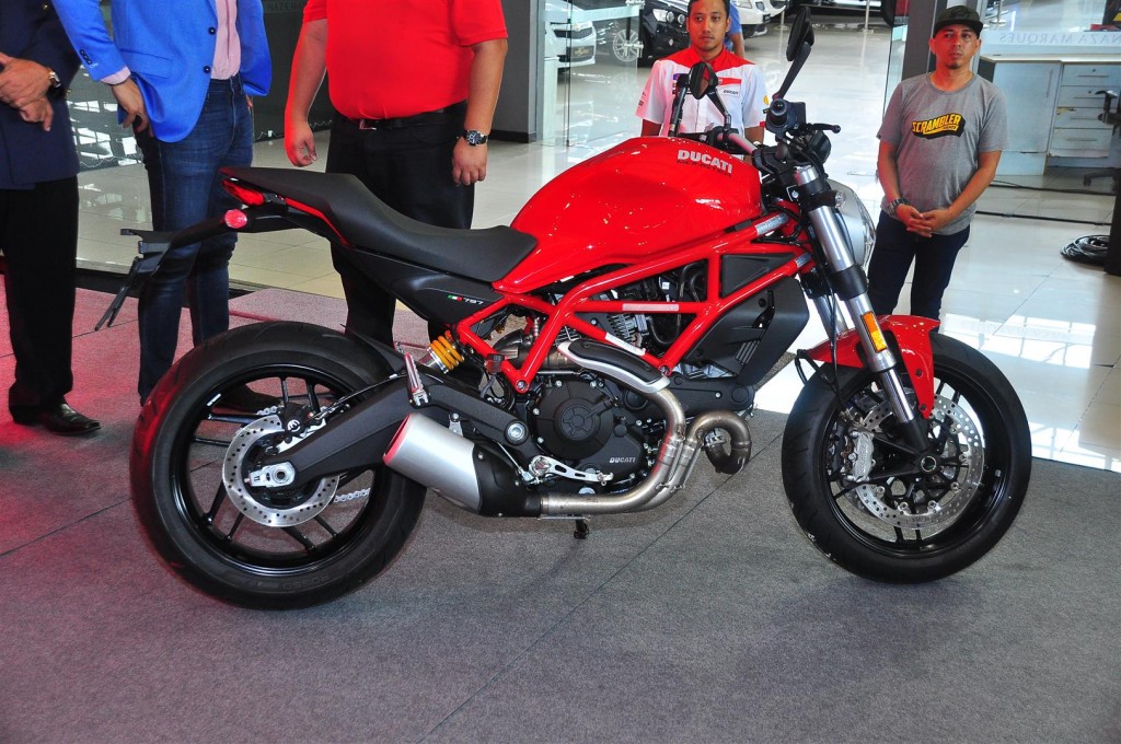 Ducati Monster 797 - 01