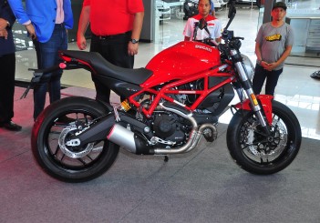 Ducati Monster 797 - 01
