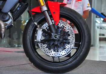 Ducati Monster 797 - 02