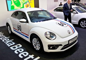 VW Beetle 60th Merdeka Edition debuts, priced from RM137K Volkswagen Beetle 60th Merdeka Edition - 01