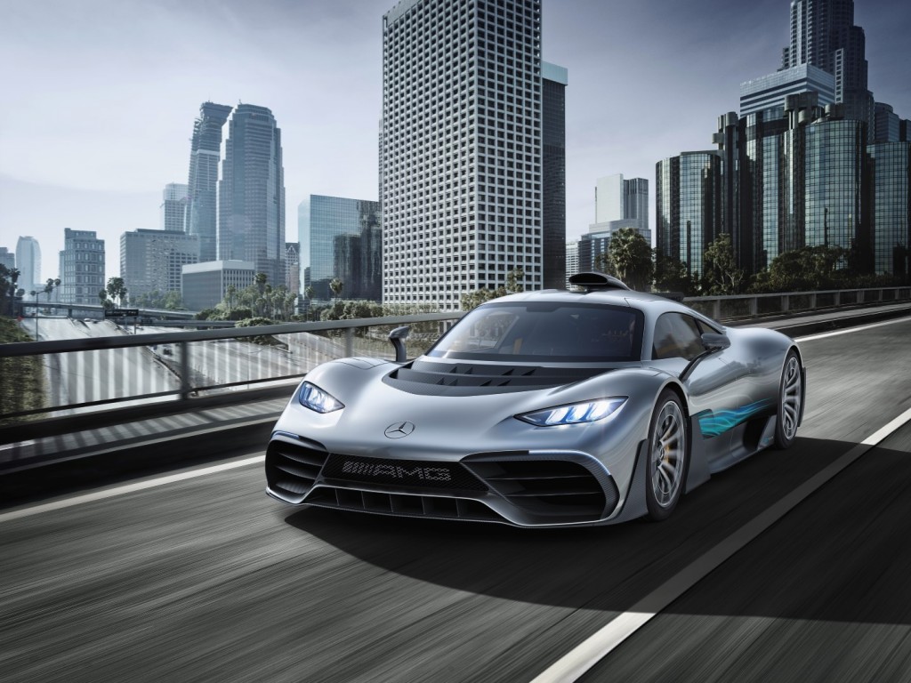 Showcar Mercedes-AMG Project ONE, zweisitziger Supersportwagen-mit modernster und effizientester Formel 1-Hybrid-Technologie, High Performance Plug-in Hybrid Antriebsstrang mit 1,6-Liter-V6-Turbobenzinmotor und vier Elektromotoren Showcar Mercedes-AMG Project ONE, two-seater supersports car with the very latest and efficient, fully-fledged Formula 1 hybrid technology, high-performance plug-in hybrid drive system with 1.6 1.6-litre V6 turbocharged petrol engine and four electric motors