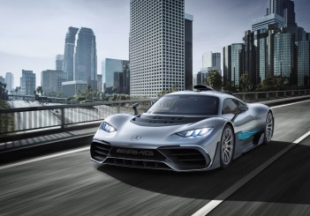 Weltpremiere Showcar Mercedes-AMG Project ONE: Mercedes-AMG bringt Formel 1-Technologie für die Straße