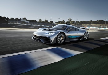 Weltpremiere Showcar Mercedes-AMG Project ONE: Mercedes-AMG bringt Formel 1-Technologie für die Straße