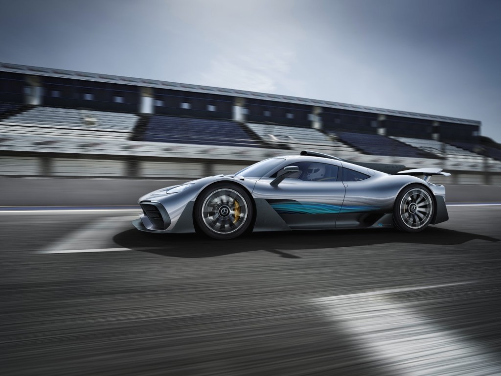 Showcar Mercedes-AMG Project ONE, zweisitziger Supersportwagen-mit modernster und effizientester Formel 1-Hybrid-Technologie, High Performance Plug-in Hybrid Antriebsstrang mit 1,6-Liter-V6-Turbobenzinmotor und vier Elektromotoren Showcar Mercedes-AMG Project ONE, two-seater supersports car with the very latest and efficient, fully-fledged Formula 1 hybrid technology, high-performance plug-in hybrid drive system with 1.6 1.6-litre V6 turbocharged petrol engine and four electric motors