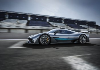 Weltpremiere Showcar Mercedes-AMG Project ONE: Mercedes-AMG bringt Formel 1-Technologie für die Straße