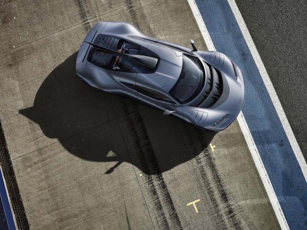 Showcar Mercedes-AMG Project ONE, zweisitziger Supersportwagen-mit modernster und effizientester Formel 1-Hybrid-Technologie, High Performance Plug-in Hybrid Antriebsstrang mit 1,6-Liter-V6-Turbobenzinmotor und vier Elektromotoren Showcar Mercedes-AMG Project ONE, two-seater supersports car with the very latest and efficient, fully-fledged Formula 1 hybrid technology, high-performance plug-in hybrid drive system with 1.6 1.6-litre V6 turbocharged petrol engine and four electric motors