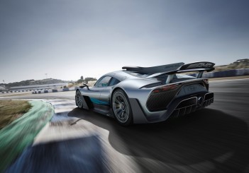 Weltpremiere Showcar Mercedes-AMG Project ONE: Mercedes-AMG bringt Formel 1-Technologie für die Straße