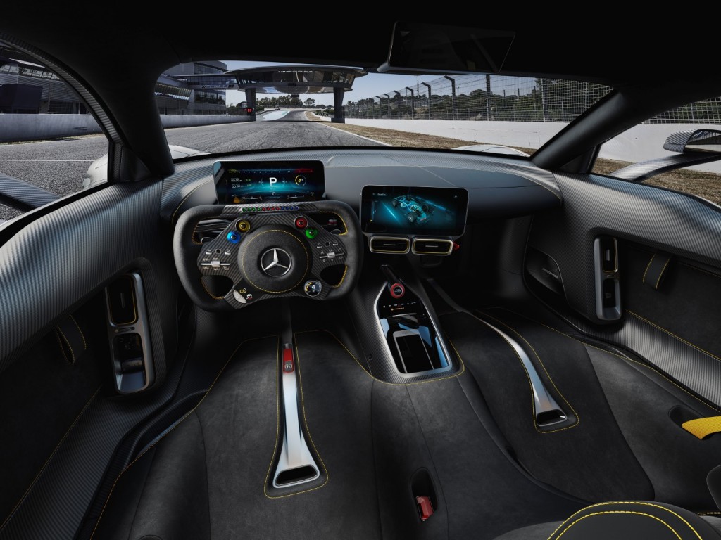 Showcar Mercedes-AMG Project ONE, zweisitziger Supersportwagen-mit modernster und effizientester Formel 1-Hybrid-Technologie, High Performance Plug-in Hybrid Antriebsstrang mit 1,6-Liter-V6-Turbobenzinmotor und vier Elektromotoren Showcar Mercedes-AMG Project ONE, two-seater supersports car with the very latest and efficient, fully-fledged Formula 1 hybrid technology, high-performance plug-in hybrid drive system with 1.6 1.6-litre V6 turbocharged petrol engine and four electric motors