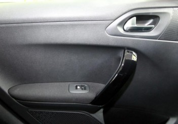 Peugeot 208 Puretech Carsifu (14)