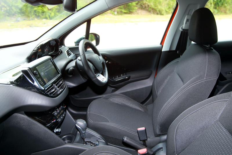 Peugeot 208 Puretech Carsifu (18)