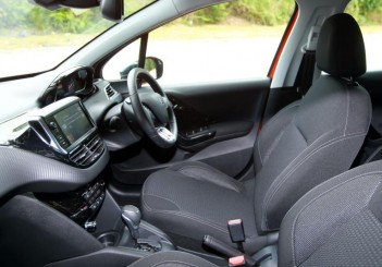Peugeot 208 Puretech Carsifu (18)