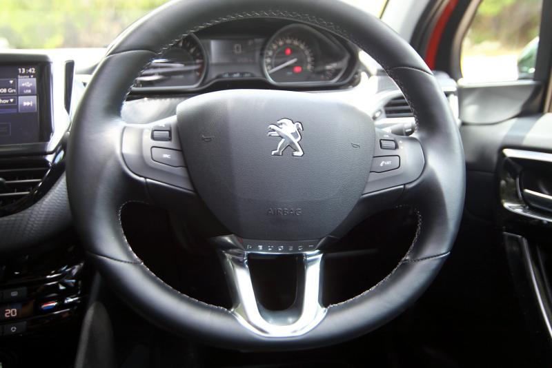 Peugeot 208 Puretech Carsifu (6)