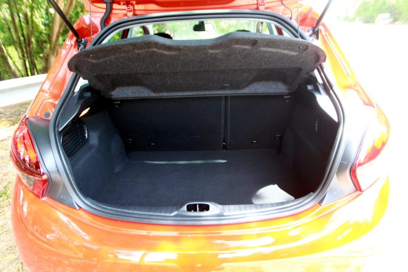 Peugeot 208 Puretech Carsifu (9)